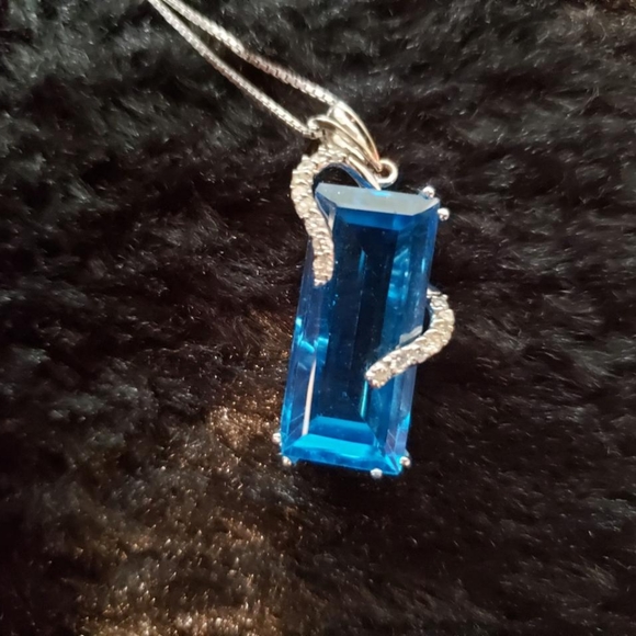 Blue Topaz & Diamonds necklace - Picture 5 of 9